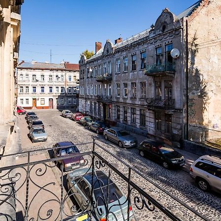 Квартира В Центрі З Дизайнерським Ремонтом Apartment Lviv Exterior photo