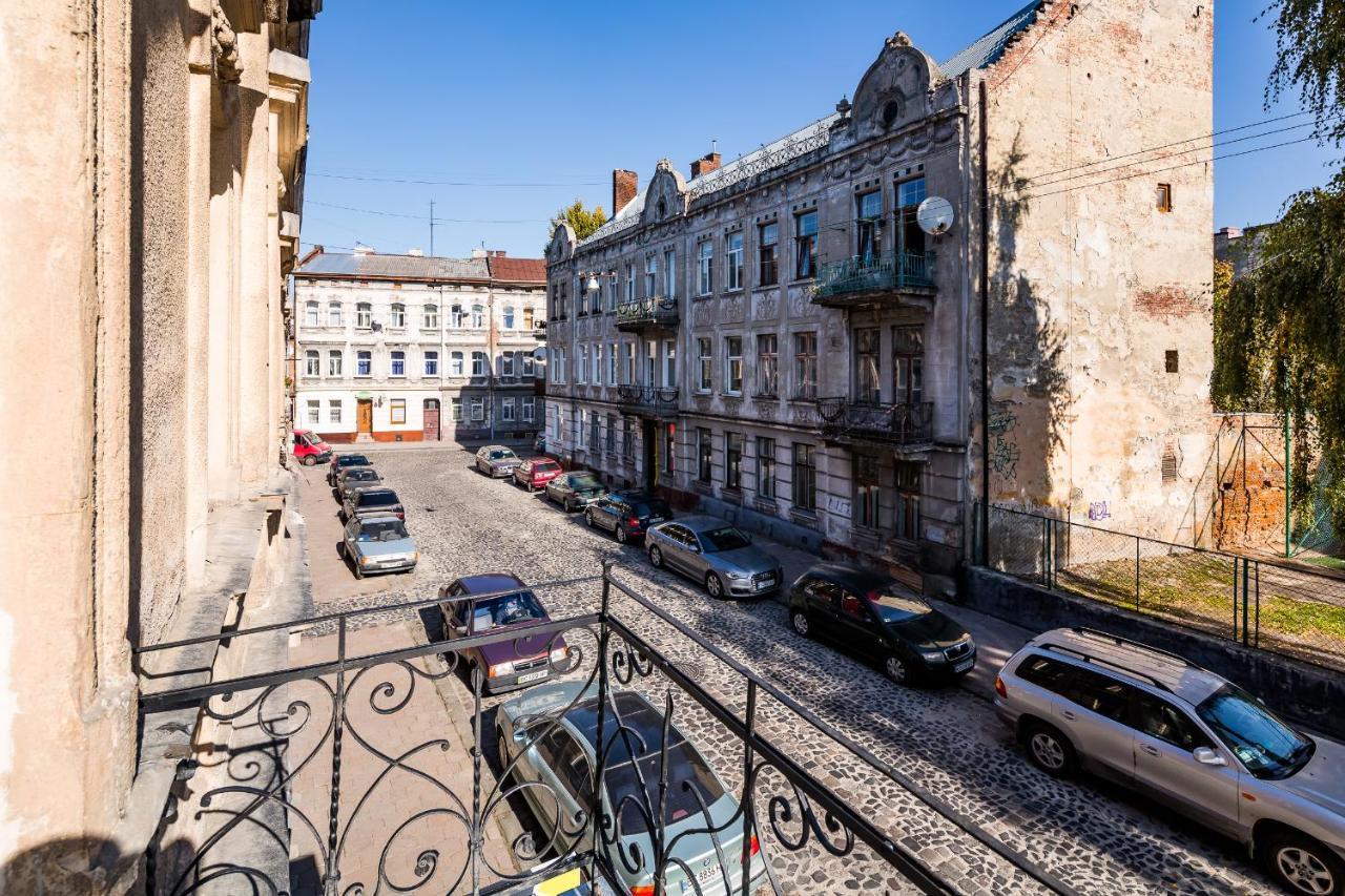 Квартира В Центрі З Дизайнерським Ремонтом Apartment Lviv Exterior photo